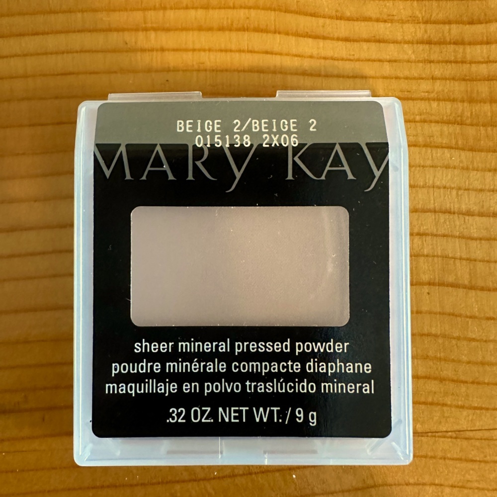 Mary Kay Mineral Pressed Powder Foundation Beige 2